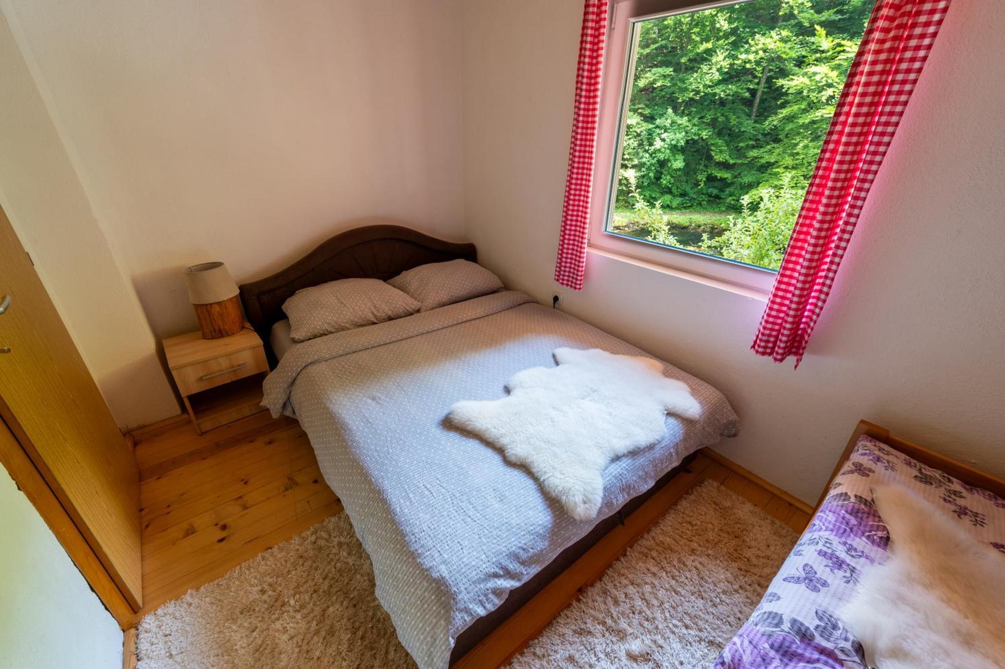 Domacinstvo Na Kraju Svijeta Konuk evi Sipovo Dış mekan fotoğraf