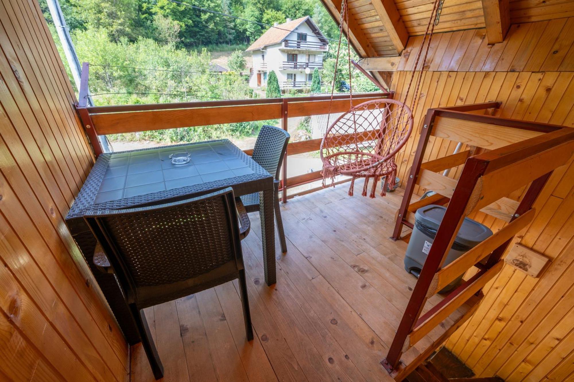 Domacinstvo Na Kraju Svijeta Konuk evi Sipovo Dış mekan fotoğraf