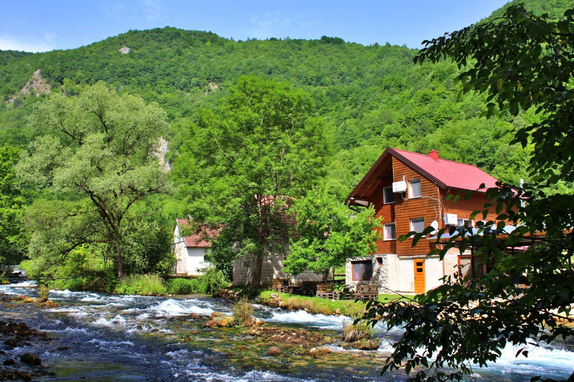 Domacinstvo Na Kraju Svijeta Konuk evi Sipovo Dış mekan fotoğraf